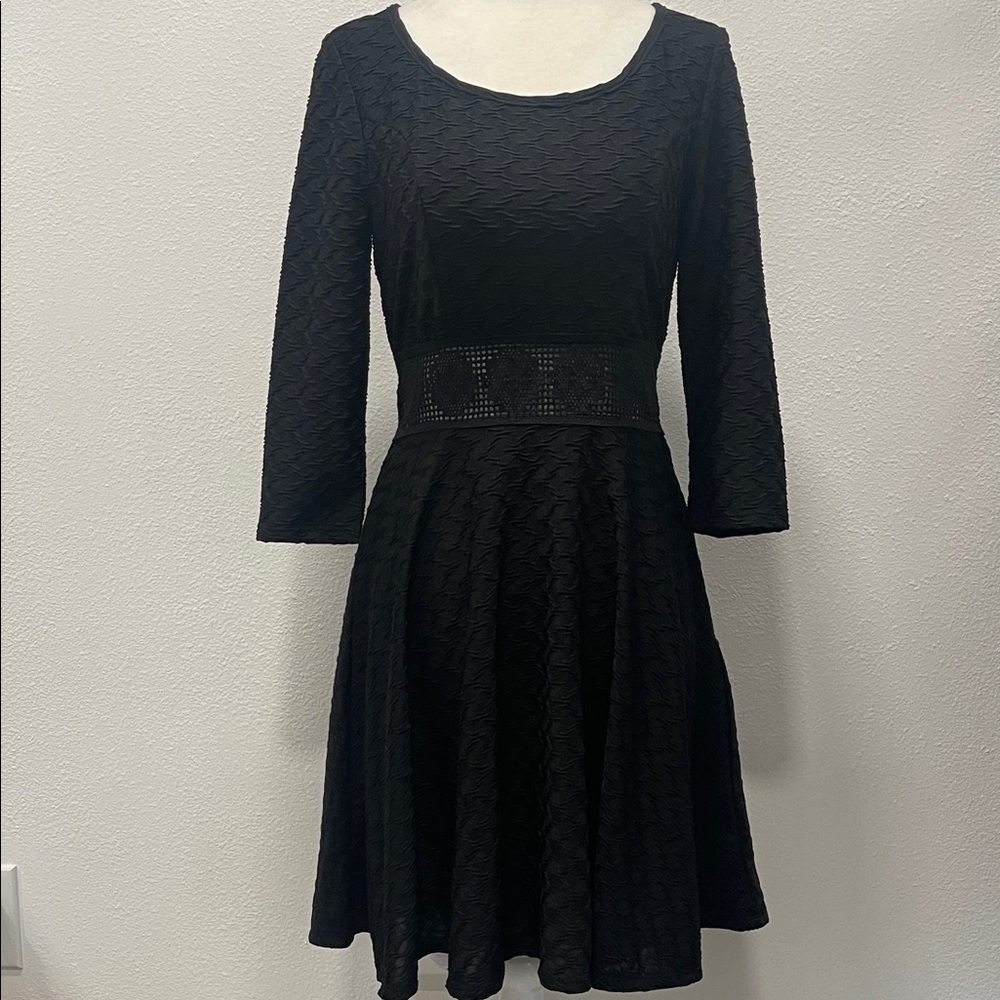 Forever 21 Women's Black Textured Fit-and-Flare Dress with Scoop Neck